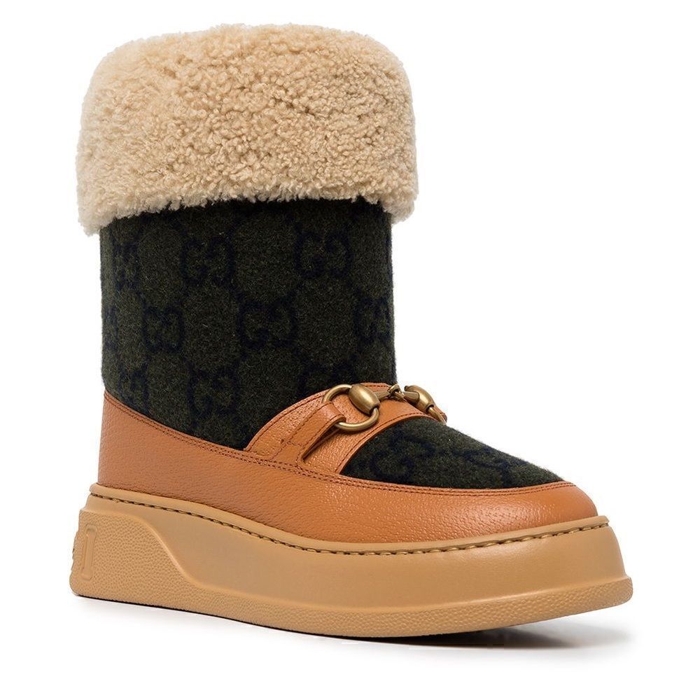 Gucci
Interlocking G shearling boots 